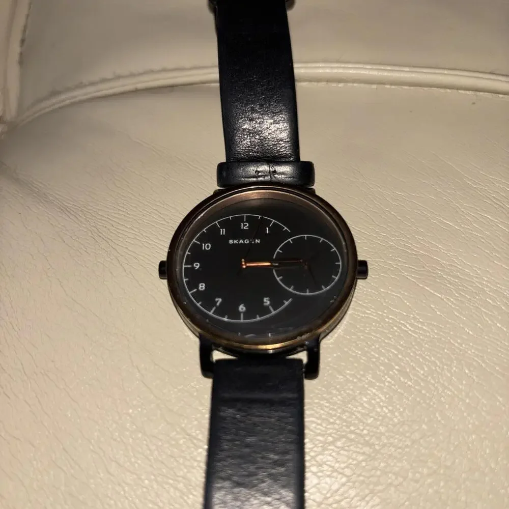 Skagen Dual Time Display. Black With Copper Bezel And Original Leather Strap - Picture 2 of 10